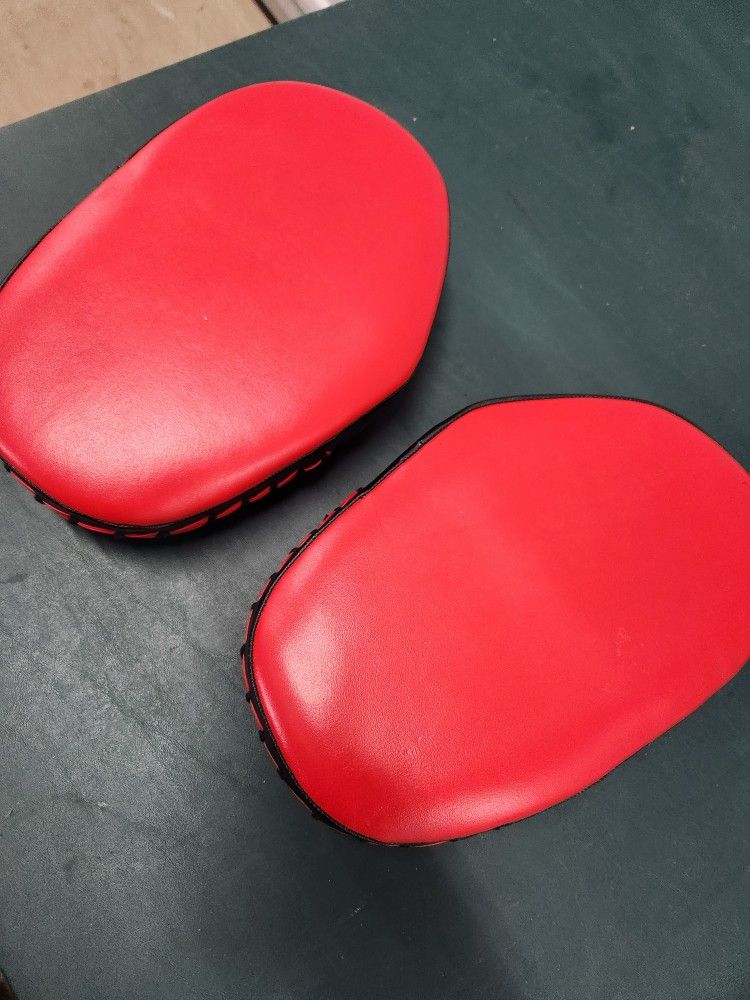 KO Curved Hook & Jab Pads for Boxing, MMA, Muay Thai, and Kickboxing Training