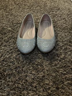 Glammed Size 7 1/2 Flats 