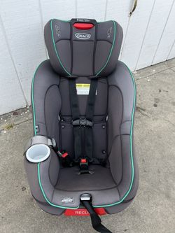 GRACO Size4Me 65 convertible car seat EXPIRES IN 2027 (Good condition) PICK UP IN CORNELIUS