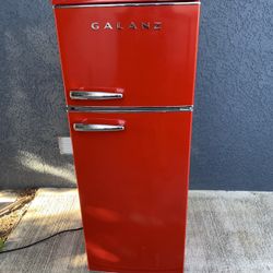 Hardly Used Vintage Looking Fridge