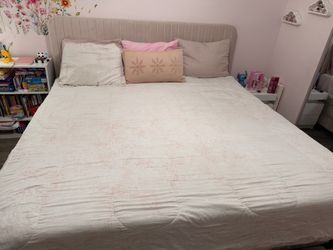 King size bed