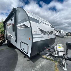 2023 Venture RV Sonic Lite SL169VRK