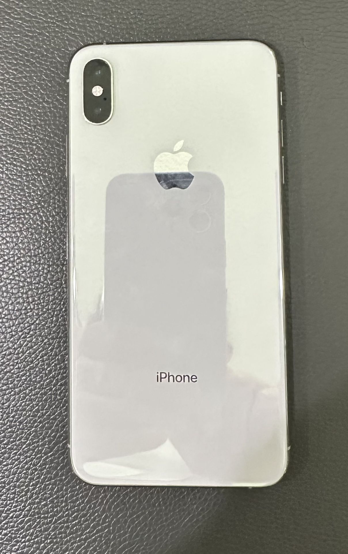WHITE IPHONE XS MAX
