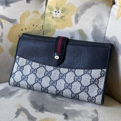 Authentic Vintage Gucci Trifold/Checkbook Wallet