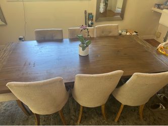 Table with 8 chairs