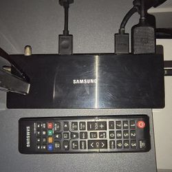 Samsung One Connect w/Cables and Remote