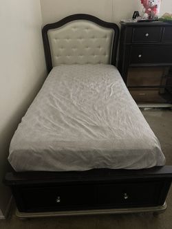 Twin Bed With Mattress