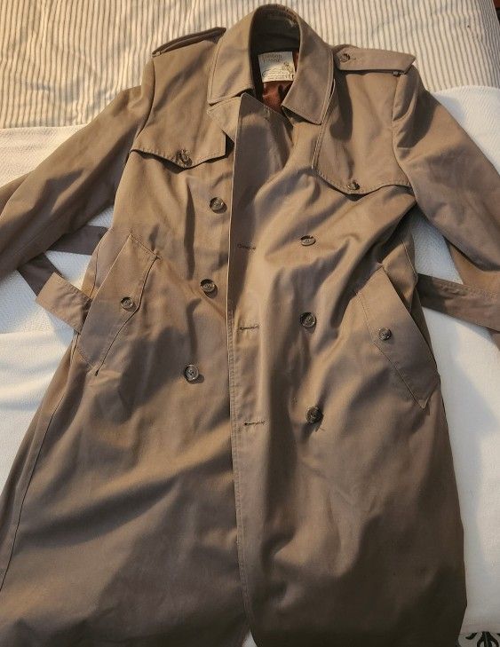 Men's London Fog Raincoat/lined Size 42