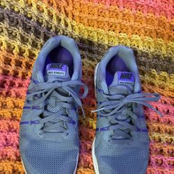 Nike Max Dynasty Tennis Shoes For Women Size 9 Pre Owned 