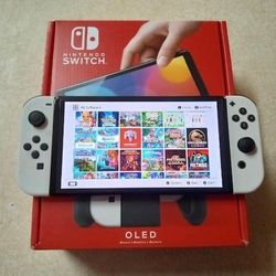 NINTENDO SWITCH OLED Loaded With 512GB SD and Over 7500 GAMES
