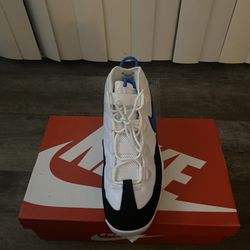 Nike Air Max Uptempo white blue basketball trainers #sneakers #basketball