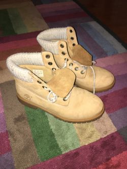 Woman’s timberlands size 5.5