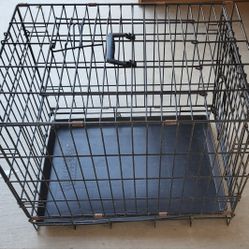 Dog Cage. Great Condition . 20" H x 17" W x 24" L.