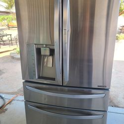 LG 4 DOOR STAINLESS STEEL REFRIGERATOR (FRIDGE) WATER AND ICE AVAILABLE 