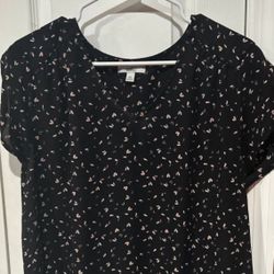 XXL Croft and Barrow 
V Neck
Tulip Sleeves
Multicolor  