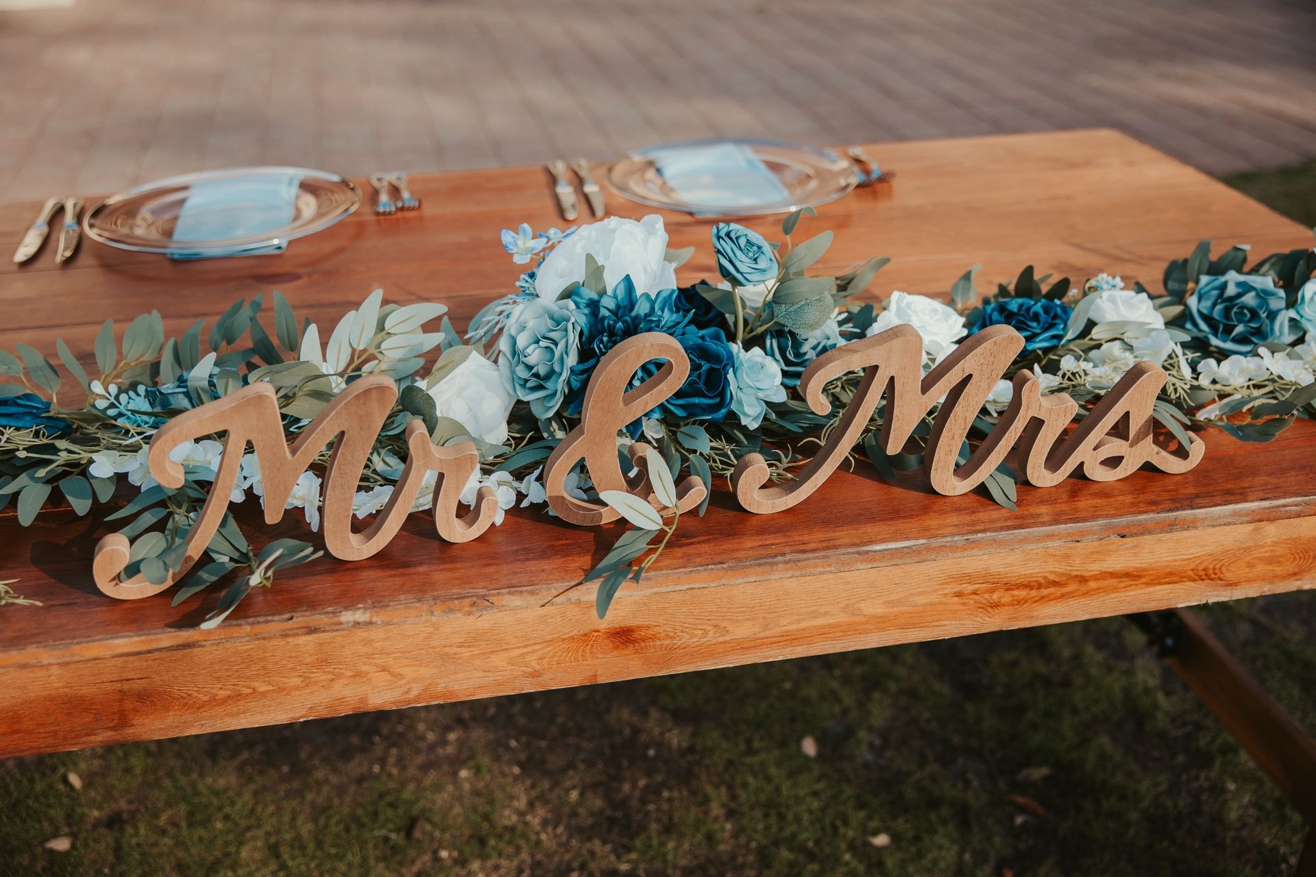 Ling’s Moment Artificial Wedding Flowers and Assorted Wedding Decor