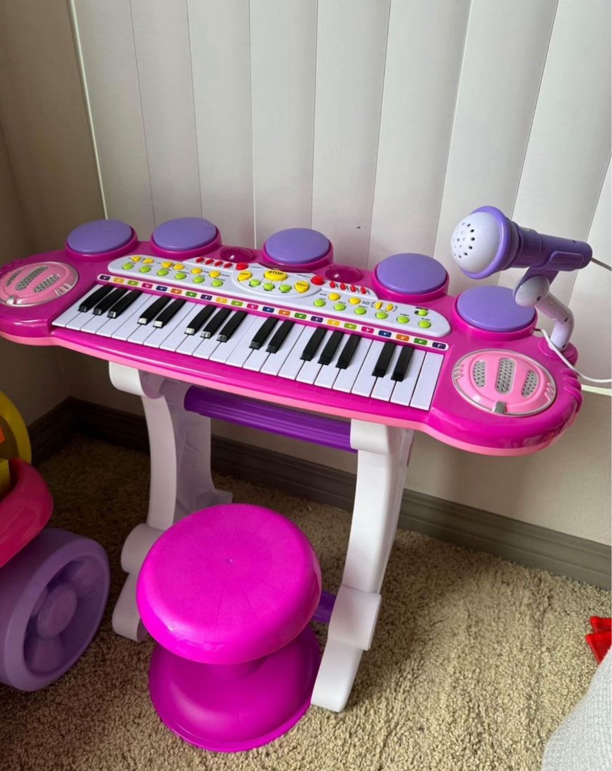 37-Key Kids Electronic Musical Instrument Piano Learning Toy Keyboard w/Multiple Sounds, Lights, Microphone, Stool - Pink