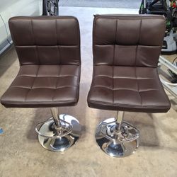 Adjustable Height Bar Stools