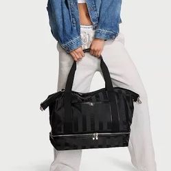 VICTORIA SECRETS WEEKEND TOTE BAG