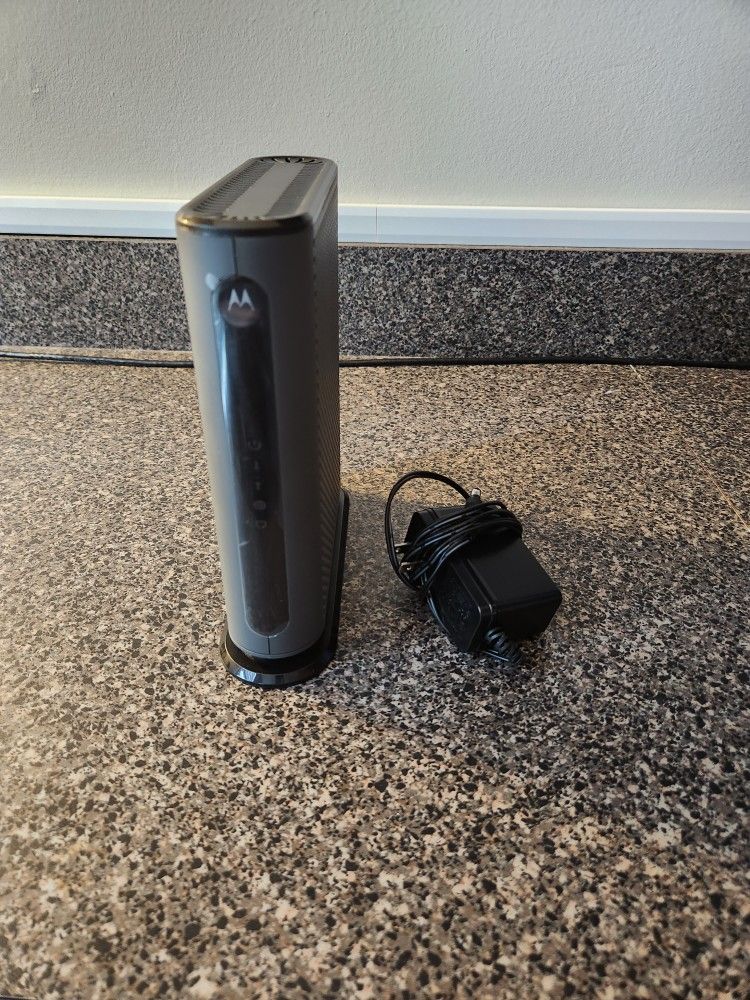 Motorola MB8611 DOCSIS 3.1 Multi-Gig Cable Modem