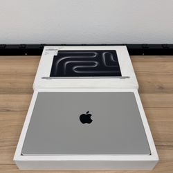 14" MacBook Pro M3 Pro 11 Core*512GB SSD*18GB RAM 