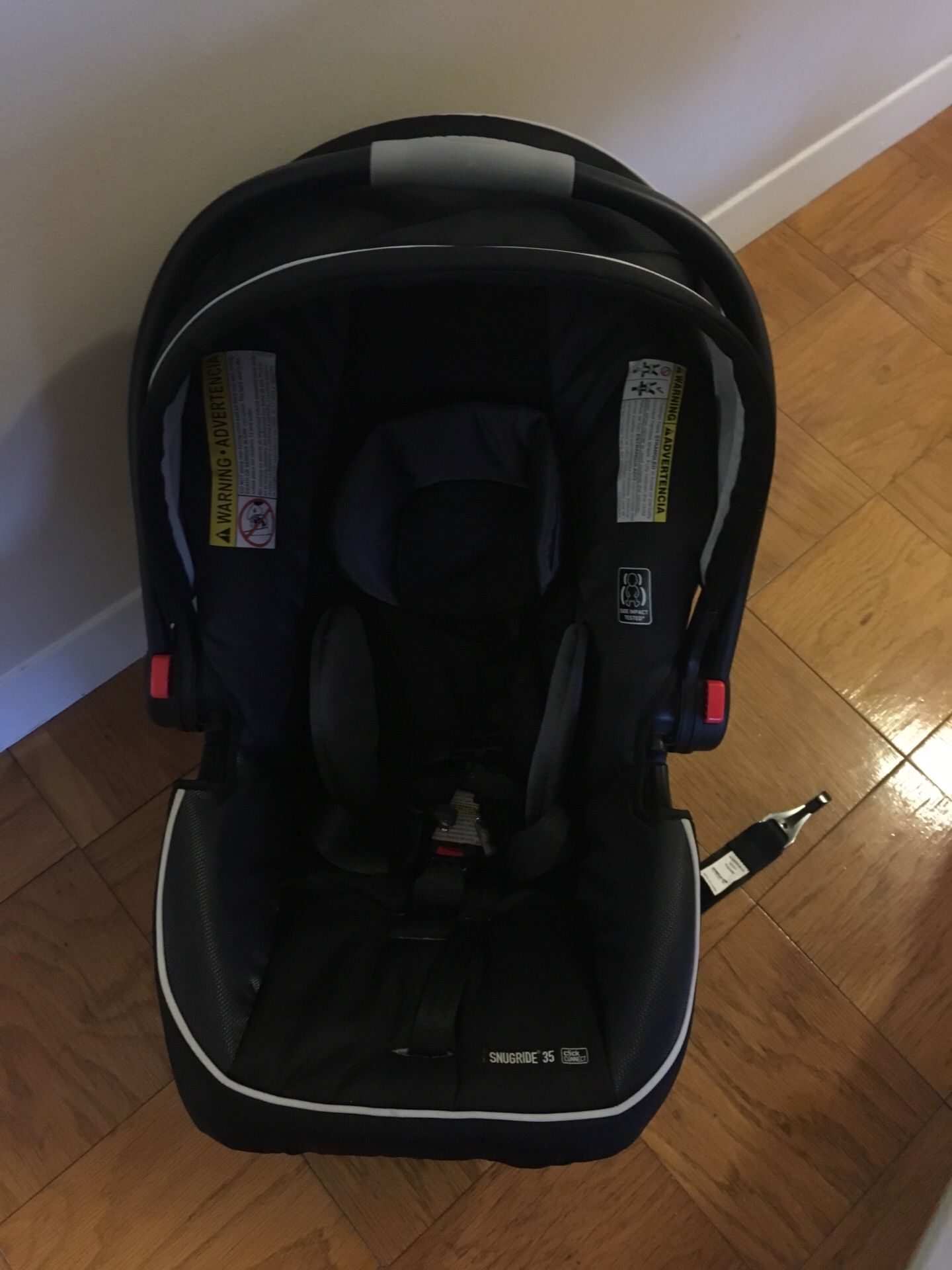 Graco snugride 35 car seat with base