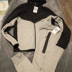 Men's Medium Nike Tech outfit