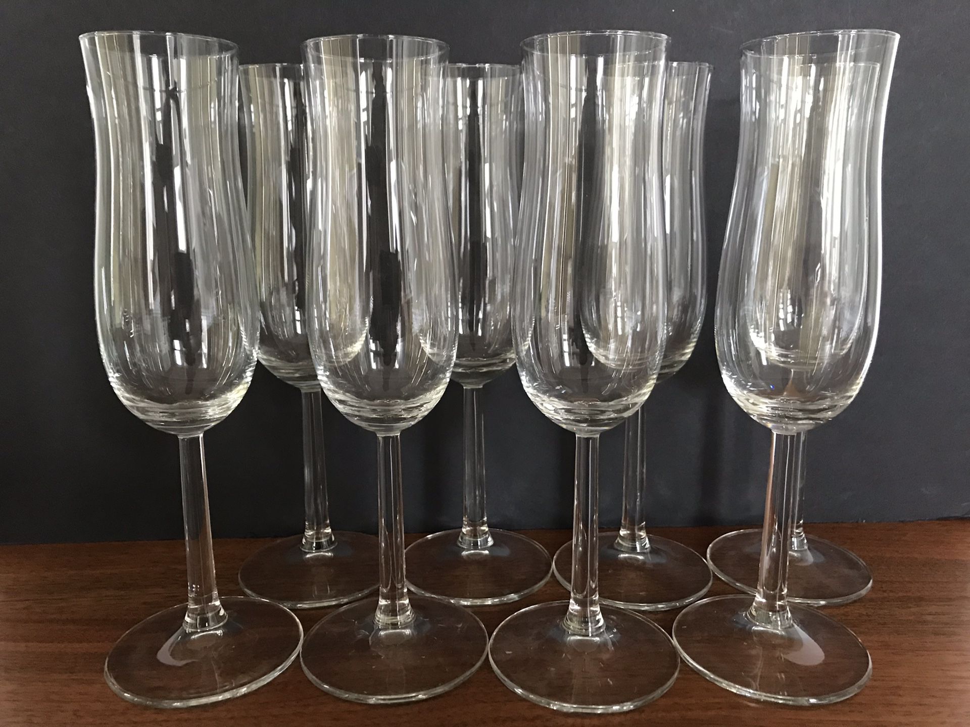 8 clear glasses champagne glasses