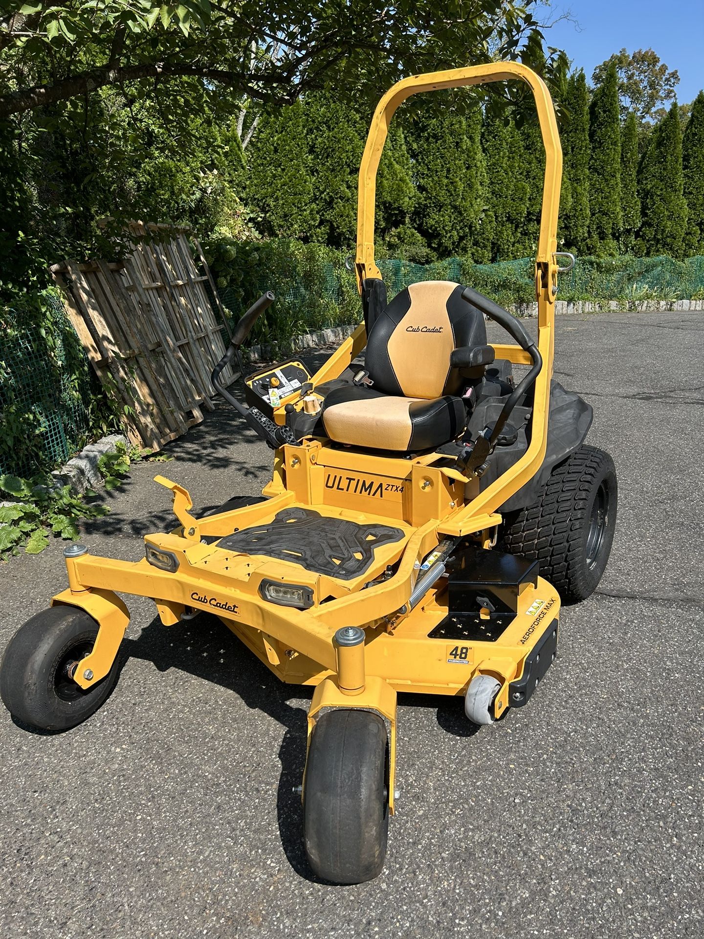 Cub Cadet 48” ZTX4 Zero Turn Mower