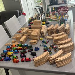 Thomas And Friends Wooden Rail Road Train Over 300 Pieces