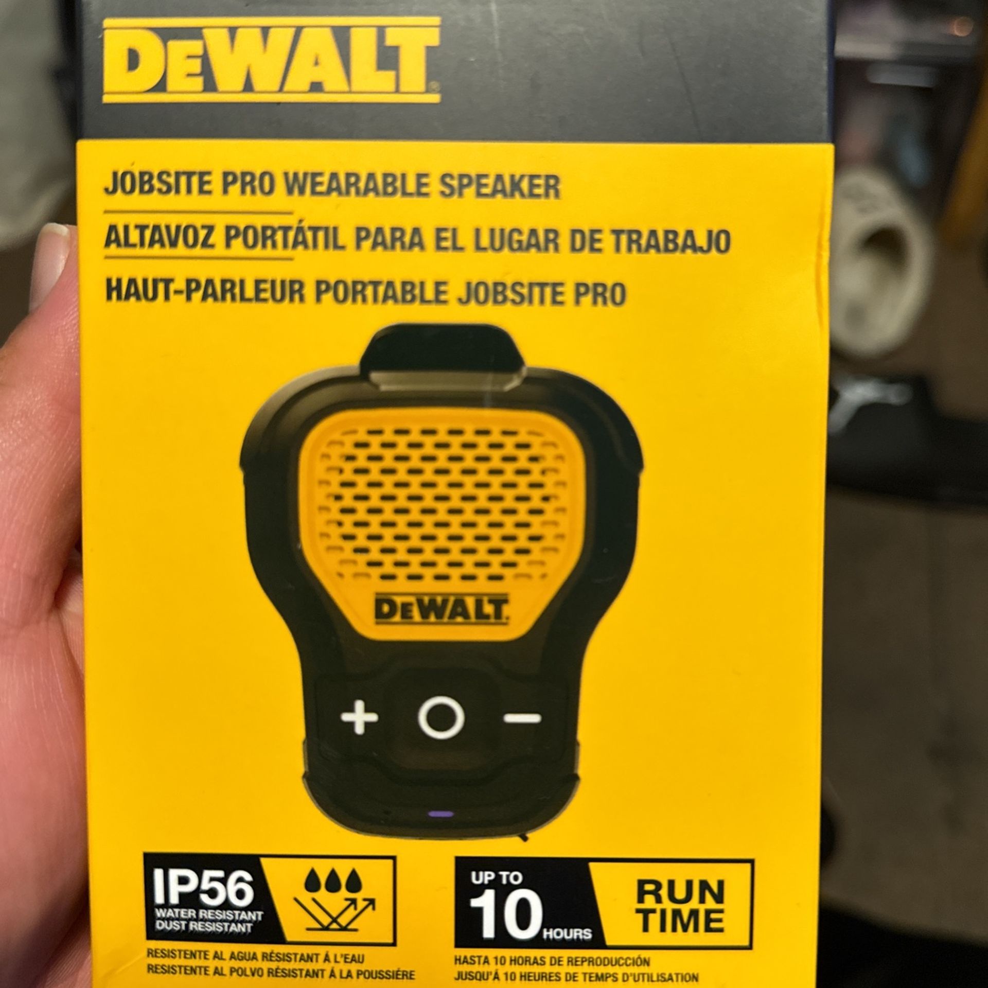dewalt bluetooth speaker