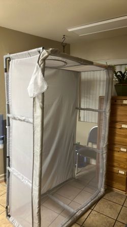 Playpen for kids it has a side zipper door