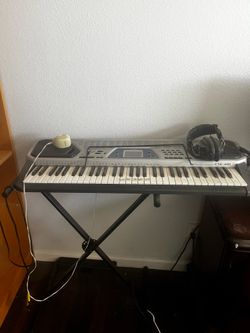 Casio CTK-481 Electronic Keyboard with Stand – Excellent Condition