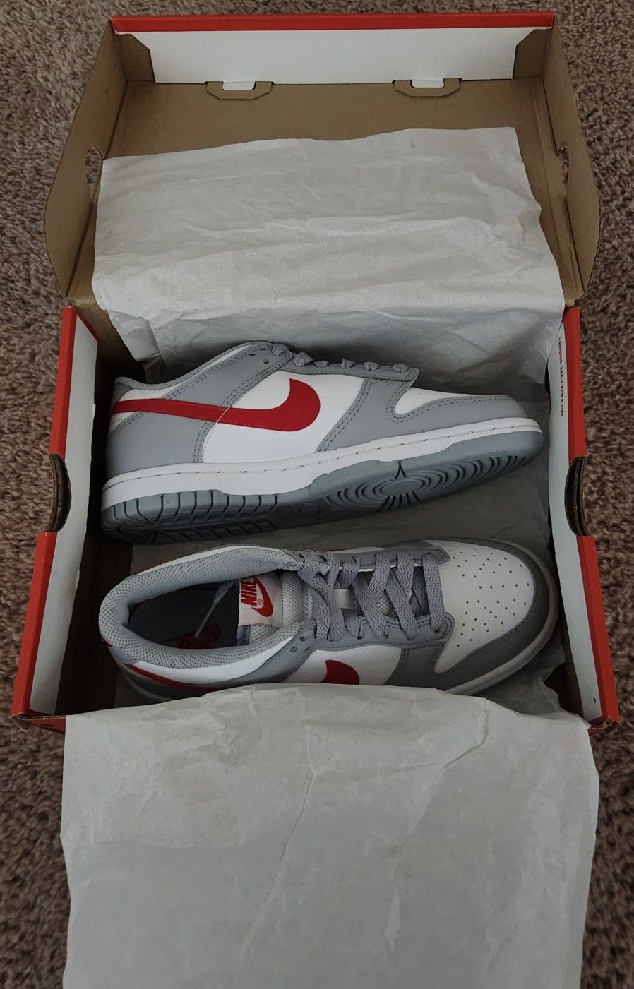 Nike Low Dunks White Wolf Grey, University Red