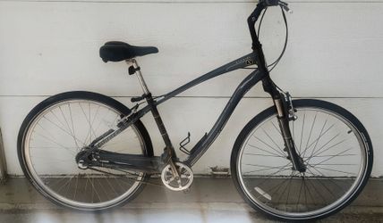 Schwinn commuter bike