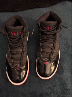 Air Jordan Max Aura 10s Black/Gym Red/White