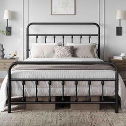 Yaheetech Queen Metal Platform Bed Frame