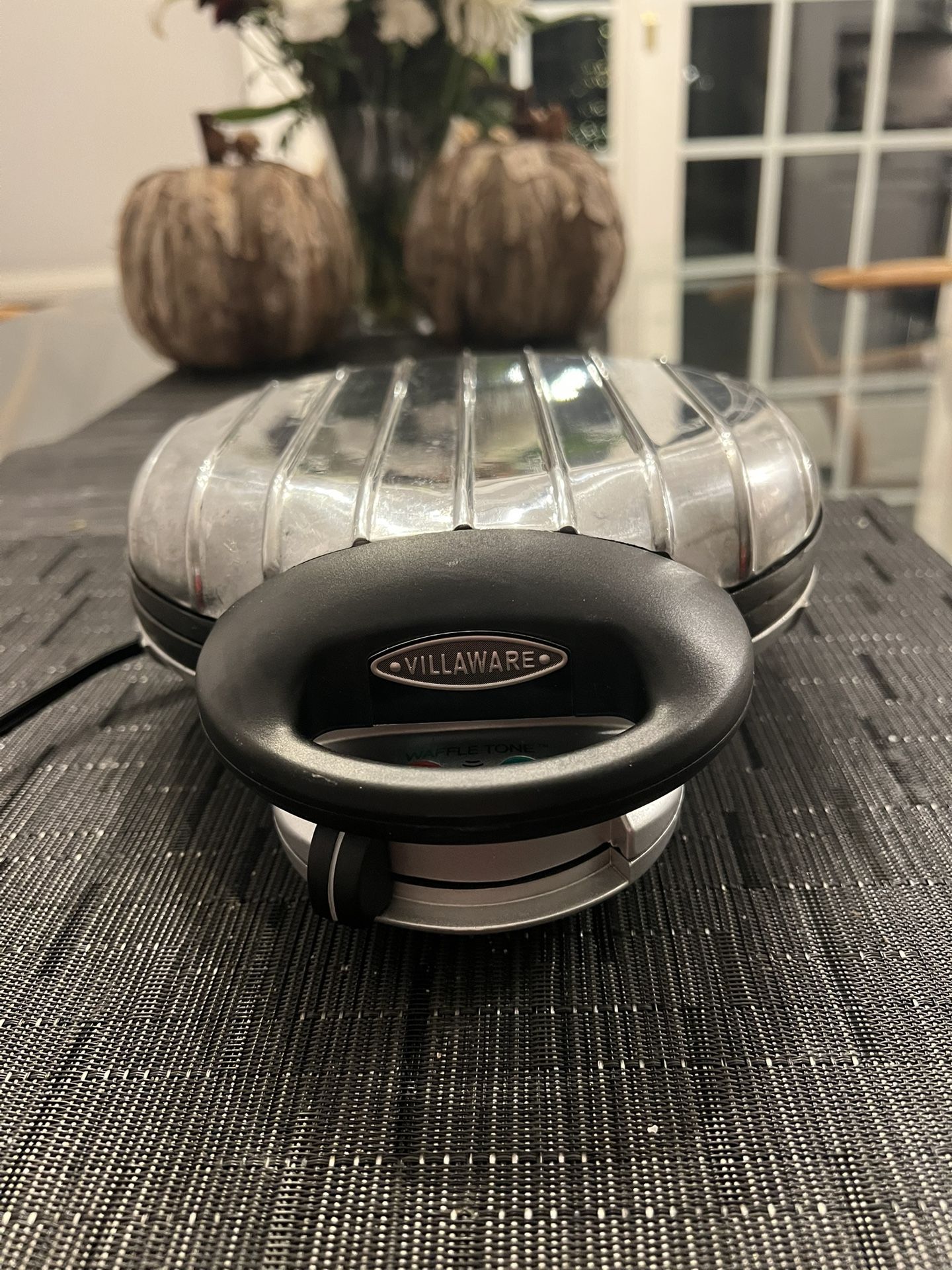 Villaware Waffle Iron