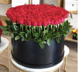 100 Roses Box Rosas