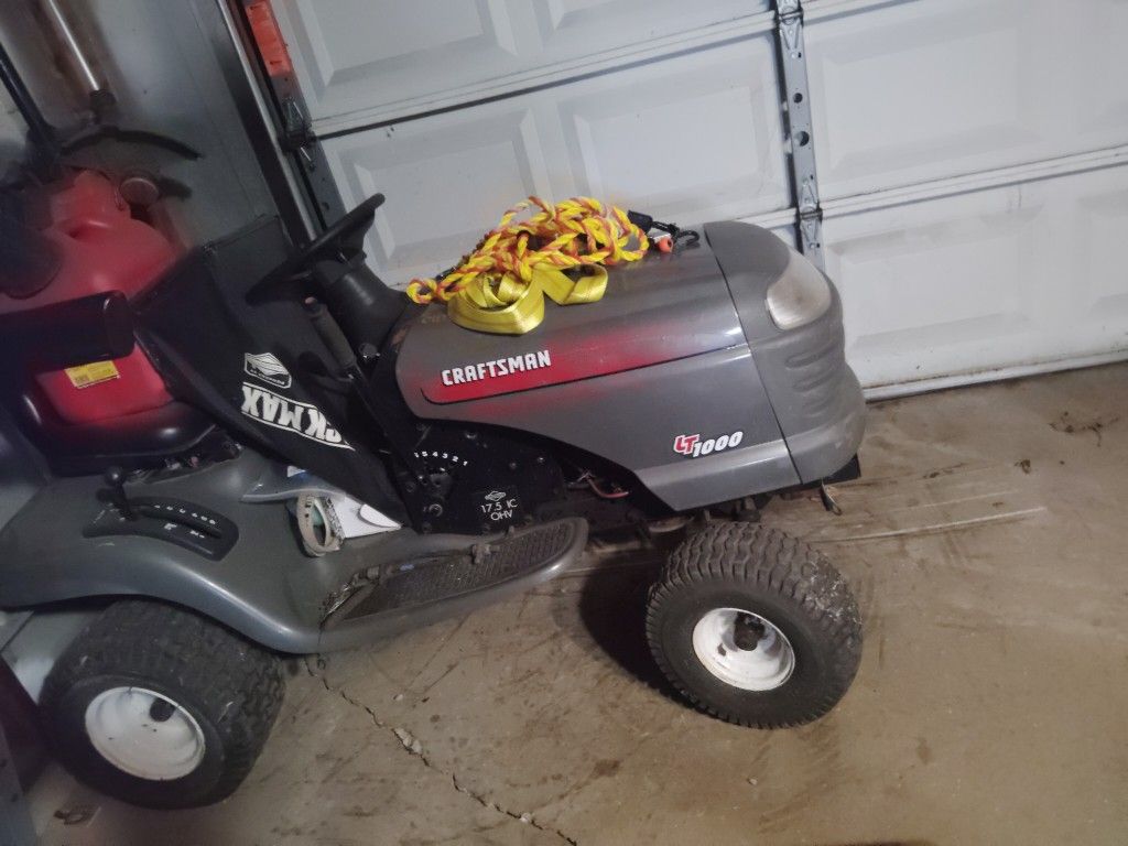 Craftsman LT1000 Riding Tractor Mower