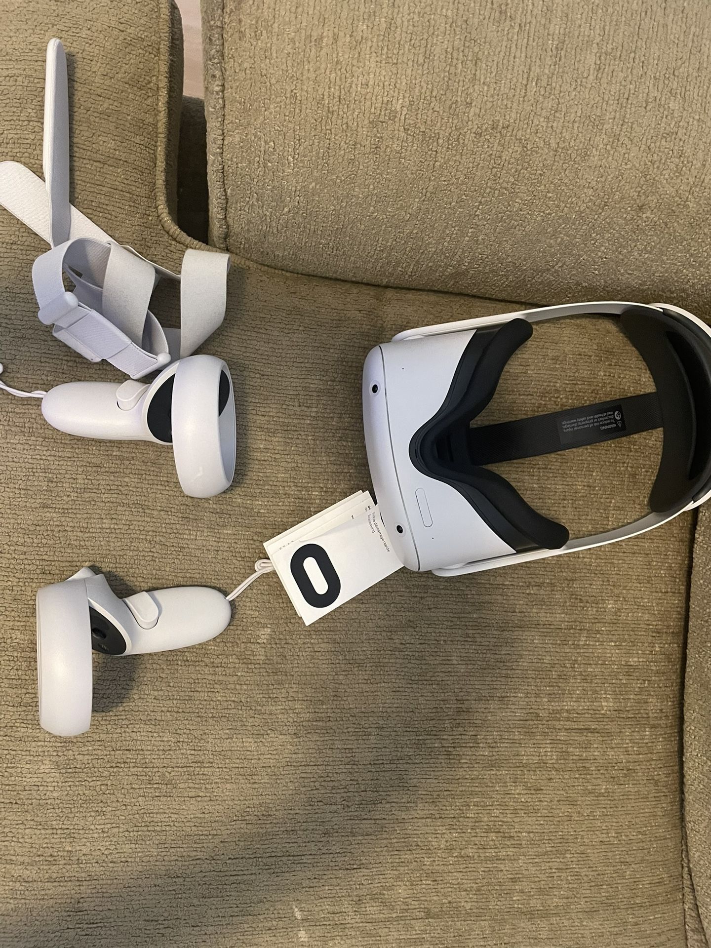 Oculus Quest 2 With Sports Heads Strap