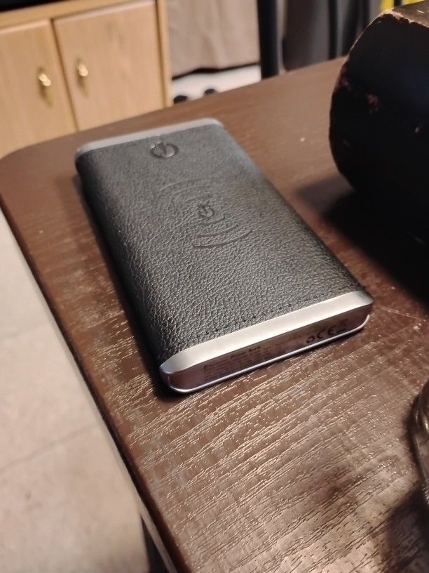 PhunkeeTree Battery Pack  C Charger / Wireless Charger