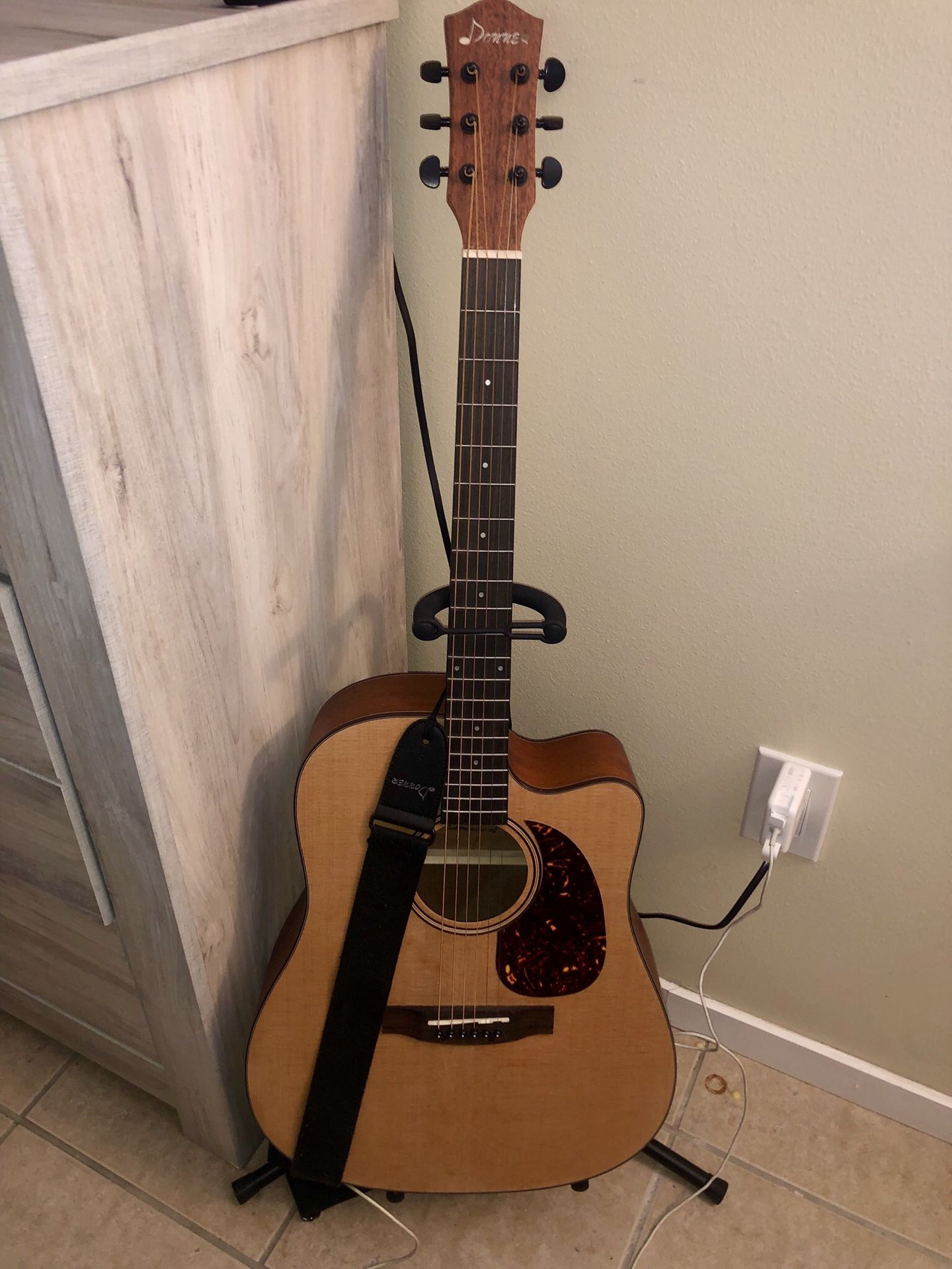 Donner Acoustic guitar, never played