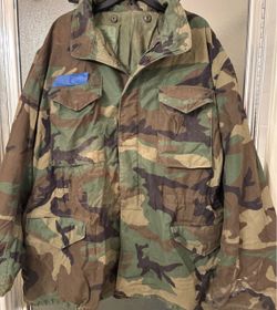 Military surplus camouflage M65 Field Jackets, XL / L