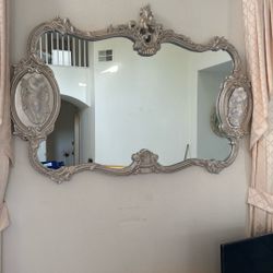 Antique mirror, beautiful great condition