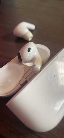 Apple airpods pro 1st gen