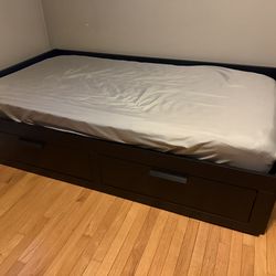 Twin bed With drawers