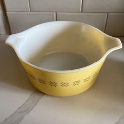 Vintage Pyrex bowls   Each 10.00   