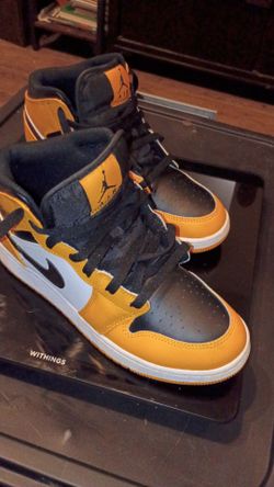 NEW AIR JORDAN 1 MID SE 554725-701 YOUTH SIZE 7Y " TAXI YELLOW BLACK WHITE