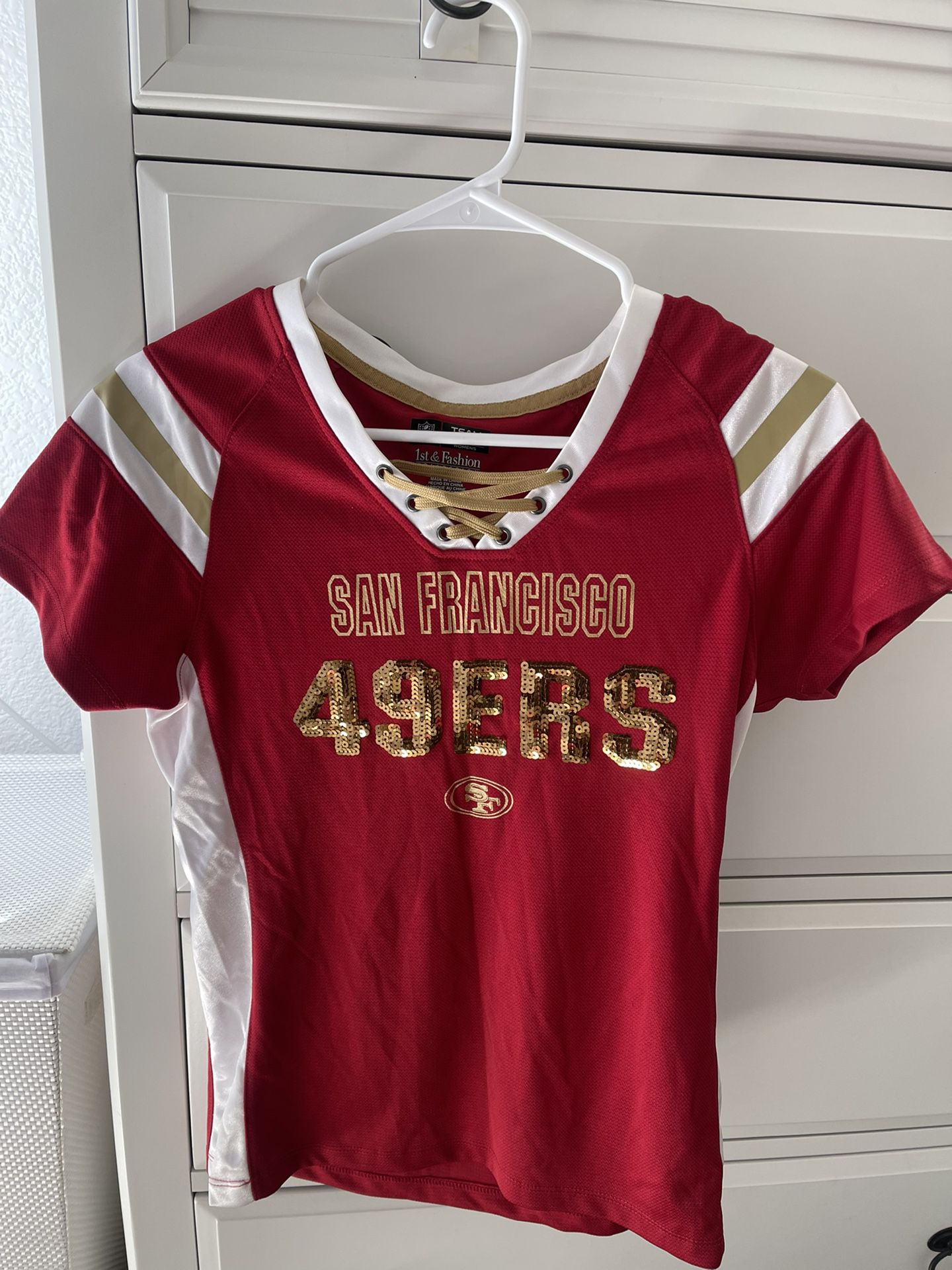 New Women's 49ers T-Shirt Size S for Sale in San Jose, CA - OfferUp